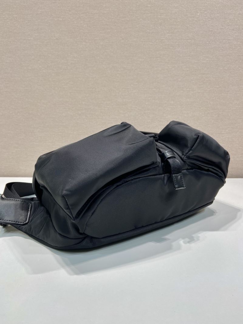 Pra*a waist chest packs